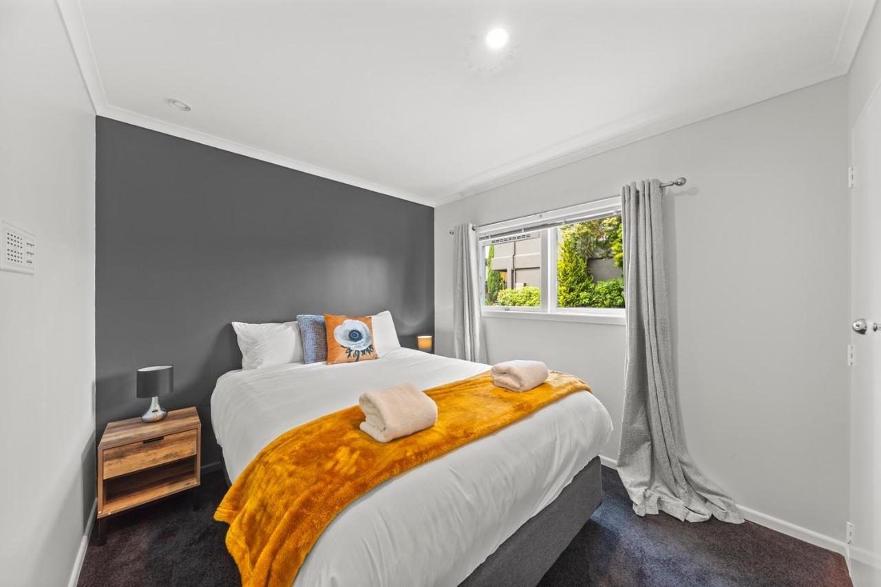 Hilltop House - Taupo Ngoại thất bức ảnh