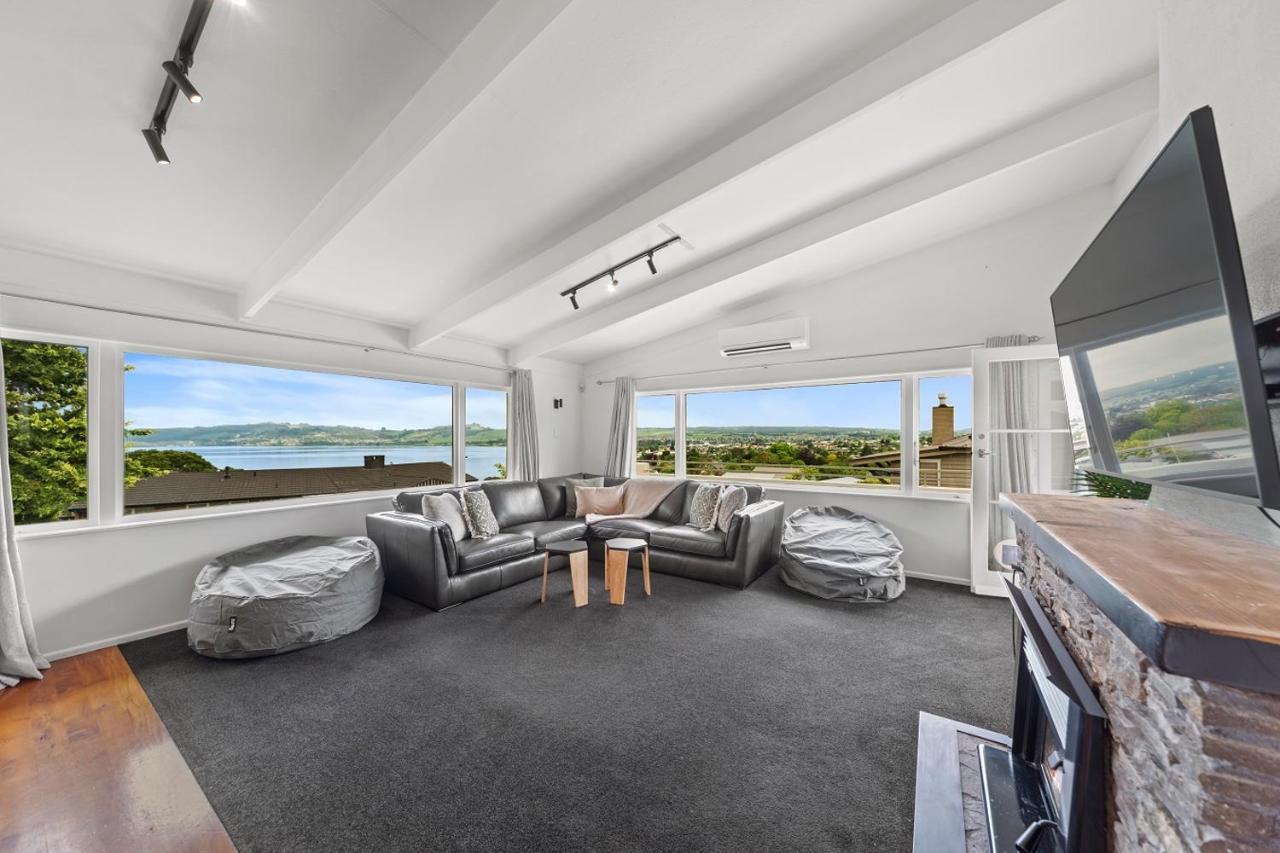 Hilltop House - Taupo Ngoại thất bức ảnh